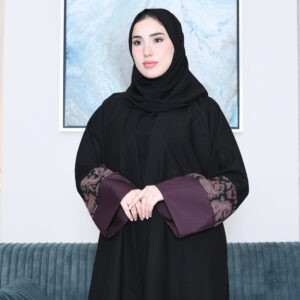 عباية لف سوداء بتداخل اقماش الكشميري الانيق